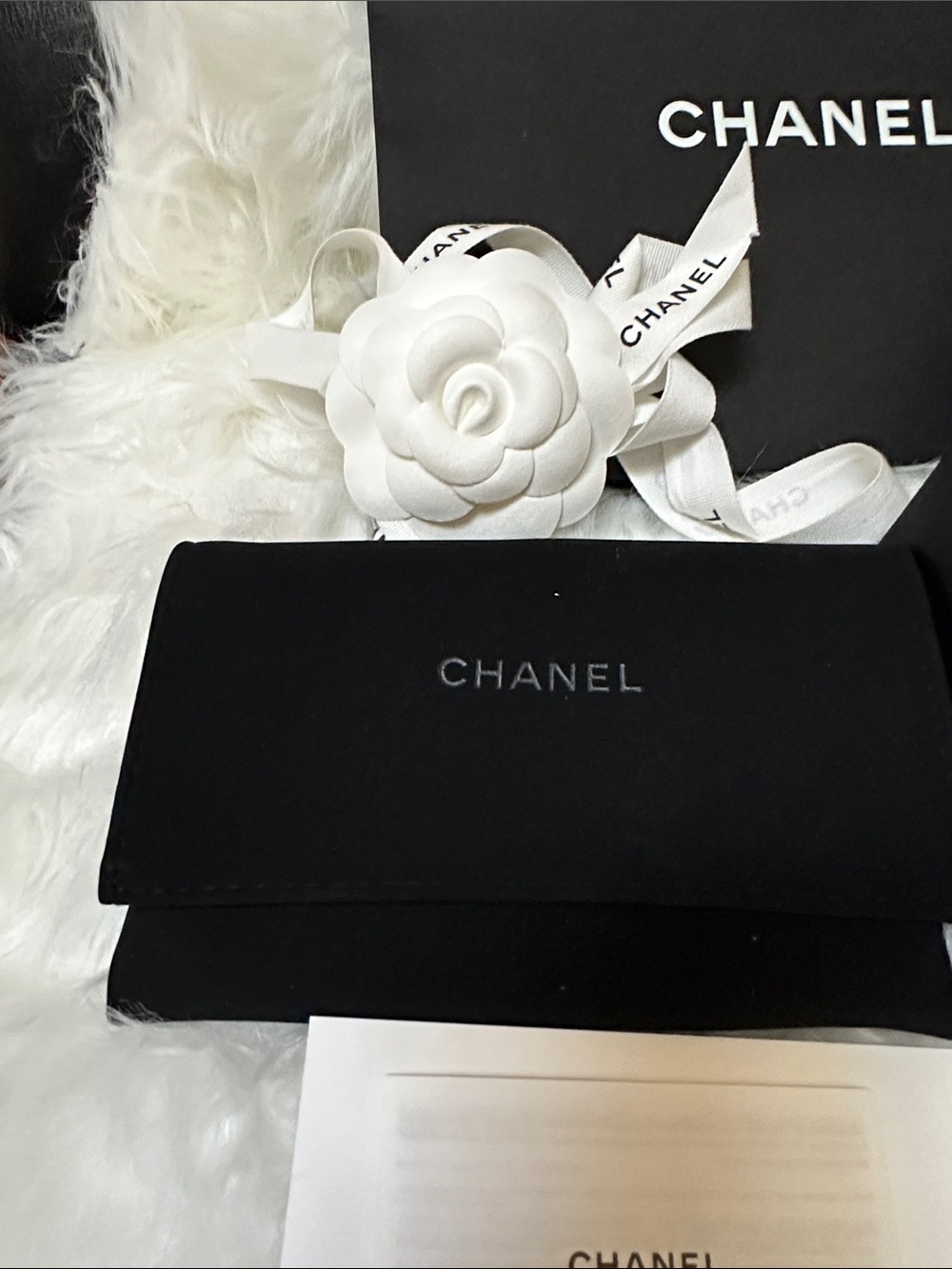 Authentic CHANEL gift box with dust pouch. - Picture 2 of 7